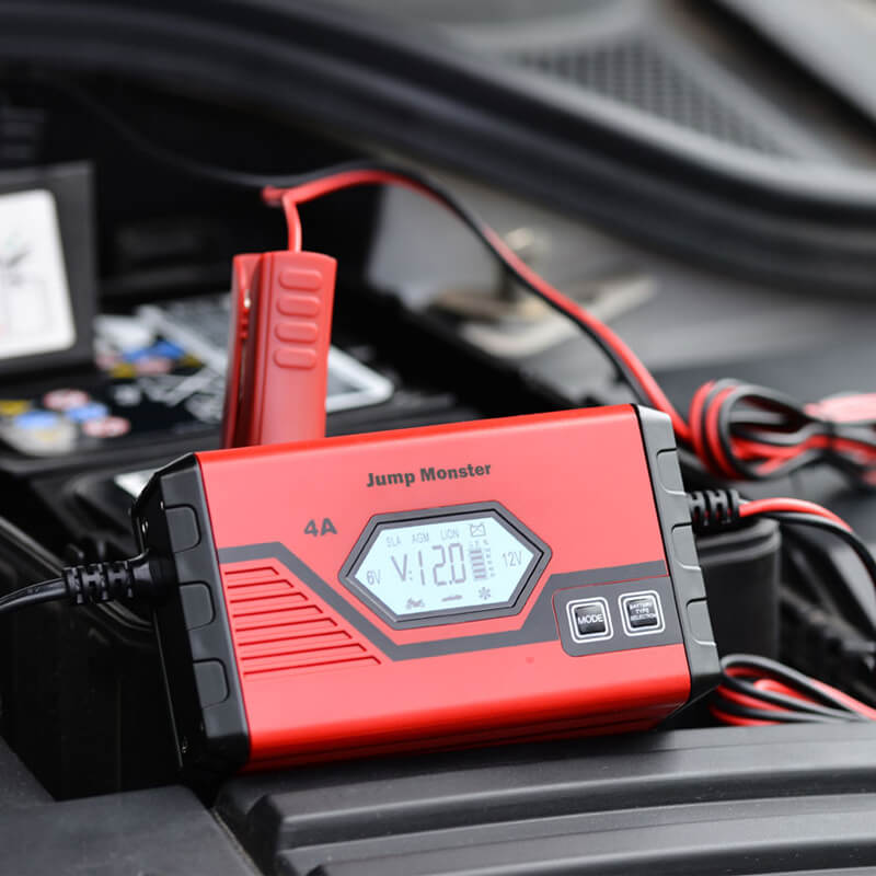 Charge the car battery for repair and maintenance, and fully charge the 12V battery 4A/1A